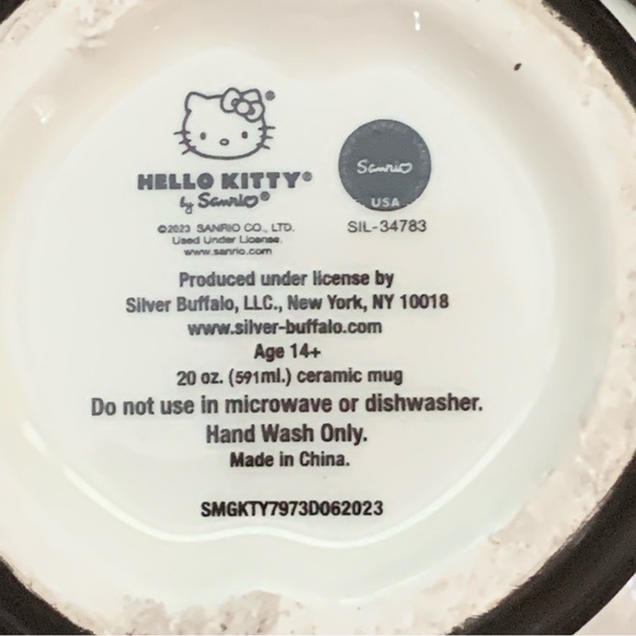 HTF - Hello Kitty Skeleton 20oz Figural Halloween Mug - Picture 14 of 14